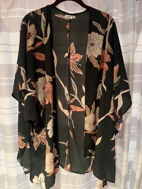 Maurice’s Green/Pink/Cream Floral Kimono